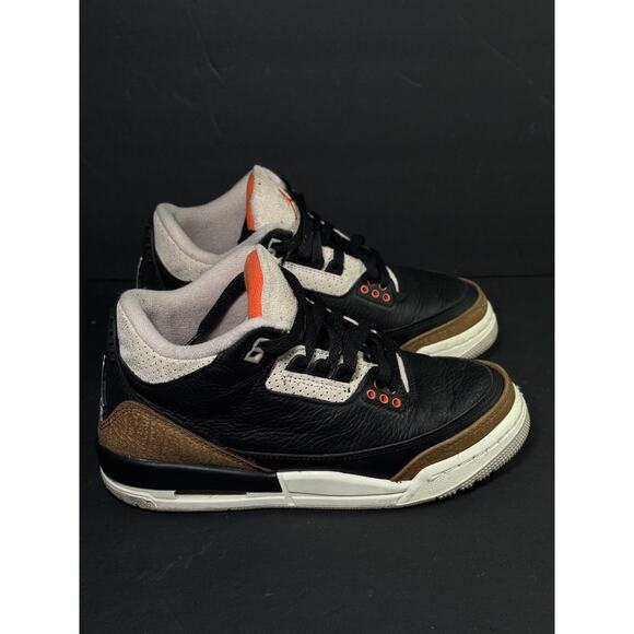 Air Jordan 3  Size 5- Jordan 3 Retro Mid Desert Elephant NO INSOLES LOOK AT PICTURES
